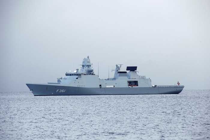 Khu trục hạm HDMS Iver Huitfeldt của Hải quân Đan Mạch